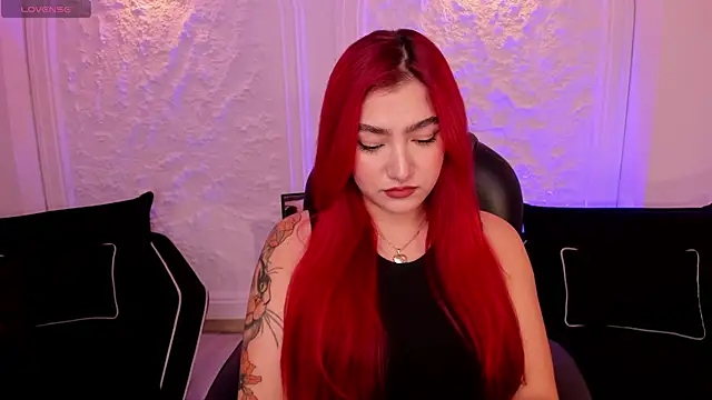 ViolettCastel online show from 10/18/25, 07:05