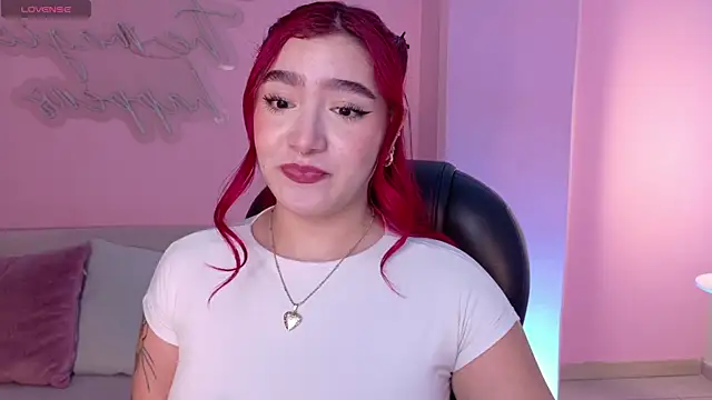 ViolettCastel online show from 12/05/25, 07:01