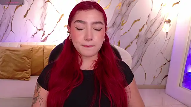 ViolettCastel online show from 11/19/25, 07:25