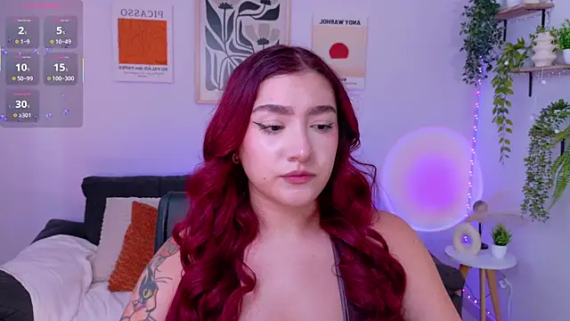 Snapshot of ViolettCastel chatting on 06/11/26, 07:22 ViolettCastel online show from 06/11/26, 07:22