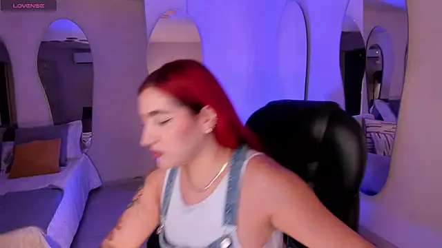 ViolettCastel online show from 10/01/25, 06:56