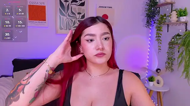 Snapshot of ViolettCastel chatting on 05/18/26, 08:46 ViolettCastel online show from 05/18/26, 08:46