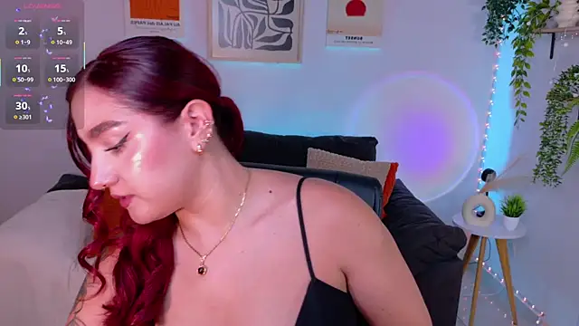 Snapshot of ViolettCastel chatting on 06/26/26, 12:27 ViolettCastel online show from 06/26/26, 12:27