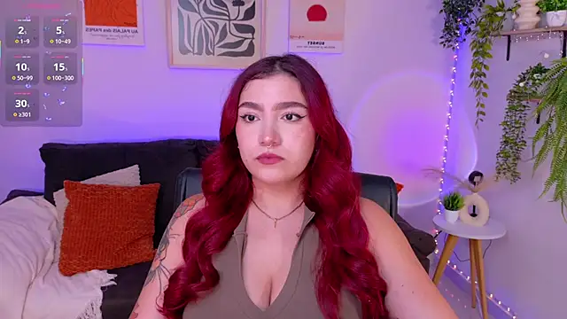 Snapshot of ViolettCastel chatting on 05/19/26, 08:05 ViolettCastel online show from 05/19/26, 08:05