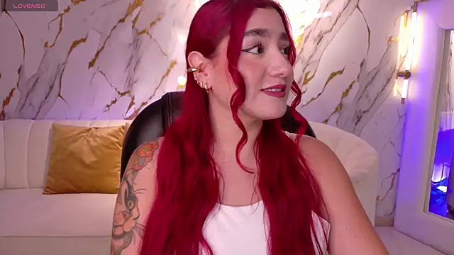 ViolettCastel online show from 12/14/25, 05:07