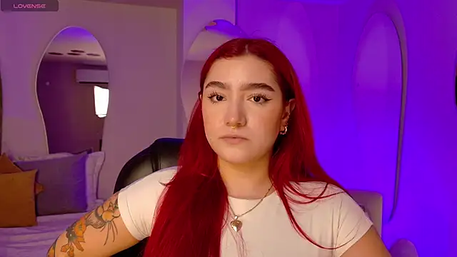 ViolettCastel online show from 11/15/25, 07:29