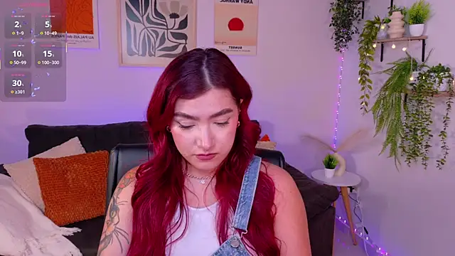 Snapshot of ViolettCastel chatting on 04/21/26, 11:00 ViolettCastel online show from 04/21/26, 11:00