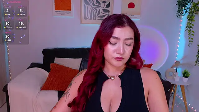 Snapshot of ViolettCastel chatting on 07/02/26, 12:33 ViolettCastel online show from 07/02/26, 12:33