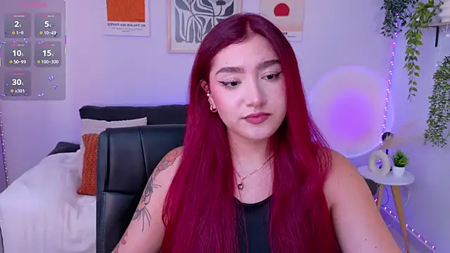 Snapshot of ViolettCastel chatting on 06/17/26, 08:19 ViolettCastel online show from 06/17/26, 08:19