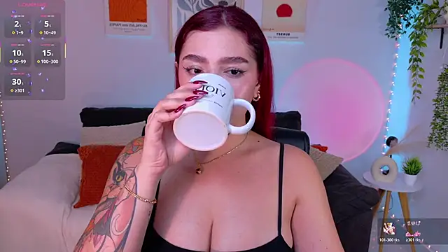 Snapshot of ViolettCastel chatting on 06/28/26, 12:39 ViolettCastel online show from 06/28/26, 12:39