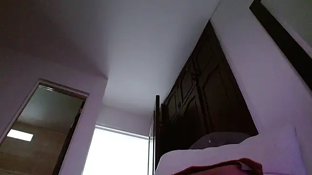 Snapshot of sweetsarabig22cm chatting on 03/28/26, 01:39 sweetsarabig22cm online show from 03/28/26, 01:39