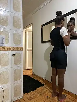 sweetsarabig22cm online show from 11/23/25, 03:16