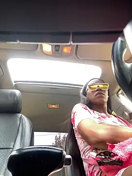 Snapshot of sweetsarabig22cm chatting on 03/03/26, 08:27 sweetsarabig22cm online show from 03/03/26, 08:27