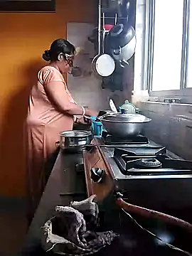 Snapshot of ANUBHABI chatting on 03/05/25, 02:46 ANUBHABI online show from 03/05/25, 02:46