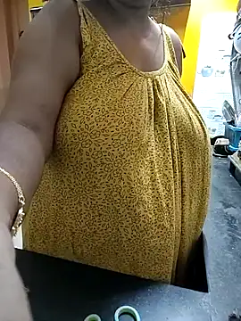 Snapshot of ANUBHABI chatting on 10/13/25, 04:19 ANUBHABI online show from 10/13/25, 04:19