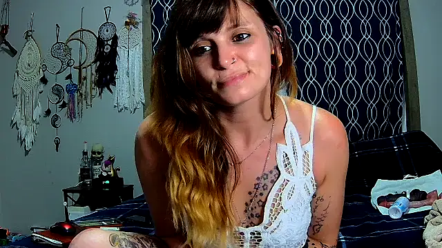 Snapshot of ZeelaXoXo chatting on 10/07/25, 04:35 ZeelaXoXo online show from 10/07/25, 04:35