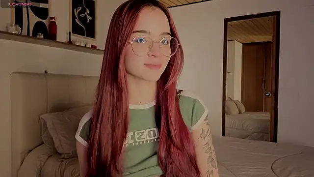 Roxxy mora online show from 10/31/25, 11:11