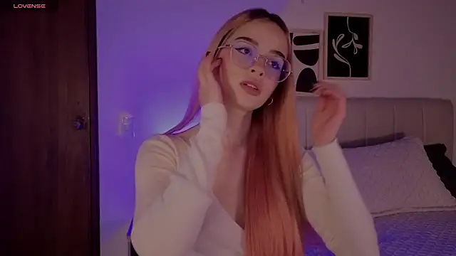 Roxxy mora online show from 02/05/26, 10:05