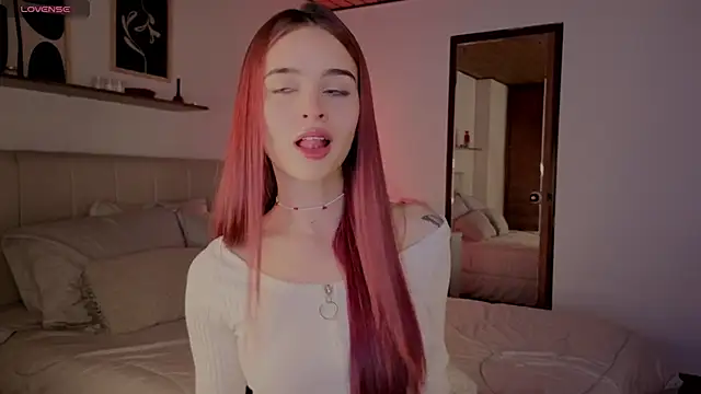 Roxxy mora online show from 11/19/25, 10:10