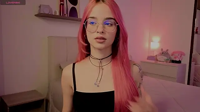 Roxxy mora online show from 12/02/25, 11:39