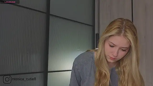 Monikacutie online show from 03/12/25, 04:19