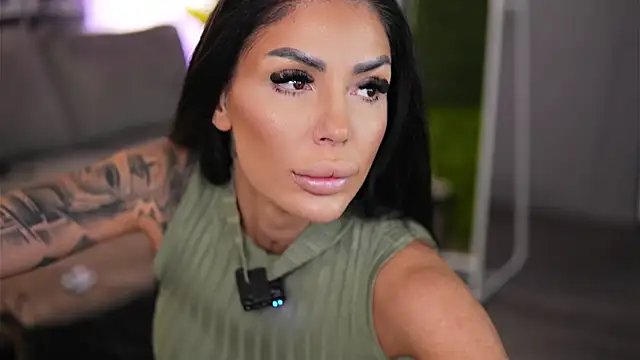 RaquelleVon online show from 04/08/26, 08:27