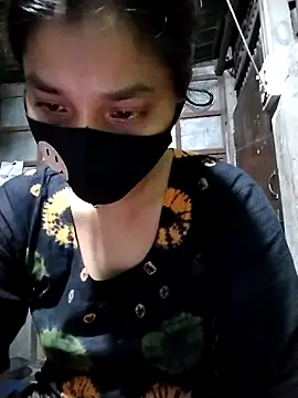 Snapshot of Aruyeshi- chatting on 09/13/25, 01:22 Aruyeshi- online show from 09/13/25, 01:22