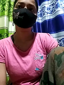 Snapshot of Aruyeshi- chatting on 03/11/25, 11:04 Aruyeshi- online show from 03/11/25, 11:04