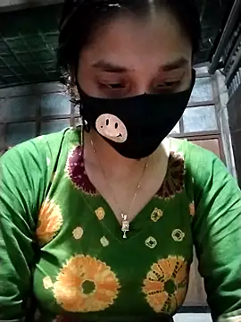 Snapshot of Aruyeshi- chatting on 10/27/25, 01:23 Aruyeshi- online show from 10/27/25, 01:23