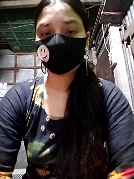 Snapshot of Aruyeshi- chatting on 10/15/25, 03:27 Aruyeshi- online show from 10/15/25, 03:27