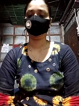 Snapshot of Aruyeshi- chatting on 10/02/25, 03:21 Aruyeshi- online show from 10/02/25, 03:21