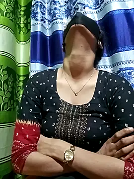 Snapshot of Aruyeshi- chatting on 03/18/25, 11:42 Aruyeshi- online show from 03/18/25, 11:42