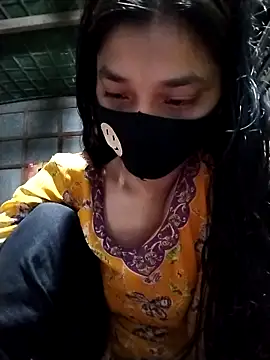 Snapshot of Aruyeshi- chatting on 09/11/25, 12:43 Aruyeshi- online show from 09/11/25, 12:43