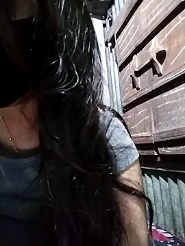 Snapshot of Aruyeshi- chatting on 10/04/25, 03:35 Aruyeshi- online show from 10/04/25, 03:35