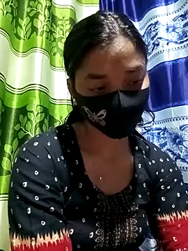 Snapshot of Aruyeshi- chatting on 03/11/25, 09:13 Aruyeshi- online show from 03/11/25, 09:13