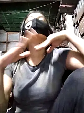 Snapshot of Aruyeshi- chatting on 10/05/25, 03:47 Aruyeshi- online show from 10/05/25, 03:47