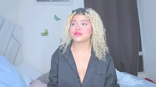 sofiacastillo01 online show from 04/10/26, 05:09