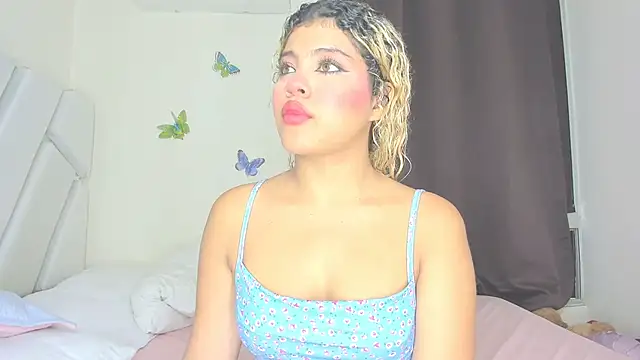 sofiacastillo01 online show from 05/01/26, 04:45
