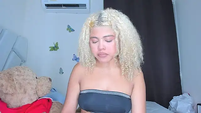 sofiacastillo01 online show from 01/06/26, 02:32