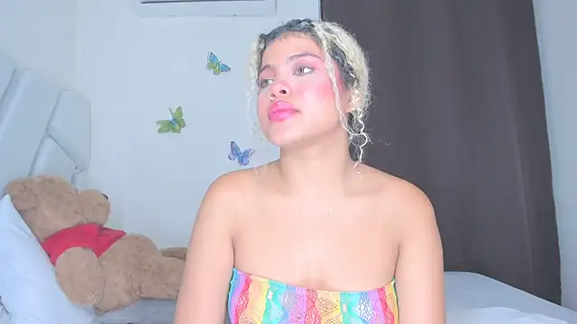 sofiacastillo01 online show from 04/07/26, 06:15