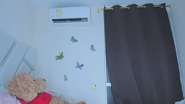 sofiacastillo01 online show from 01/07/26, 09:42