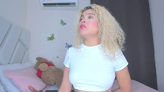 sofiacastillo01 online show from 02/28/26, 02:17