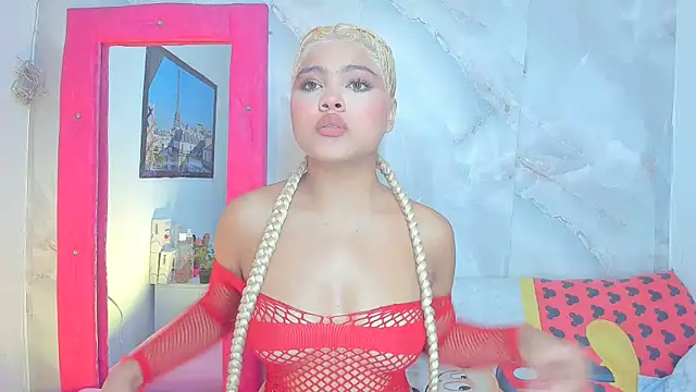 Snapshot of sofiacastillo01 chatting on 06/18/26, 01:38 sofiacastillo01 online show from 06/18/26, 01:38