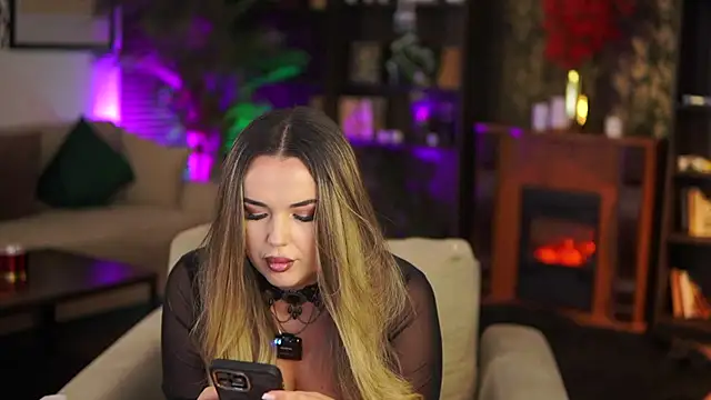 EvaSunderland online show from 11/01/25, 04:34