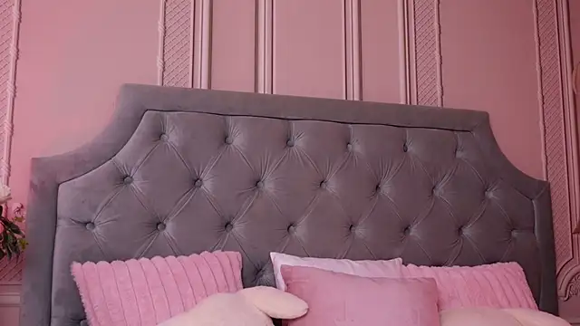 LucyAddison online show from 10/21/25, 03:28