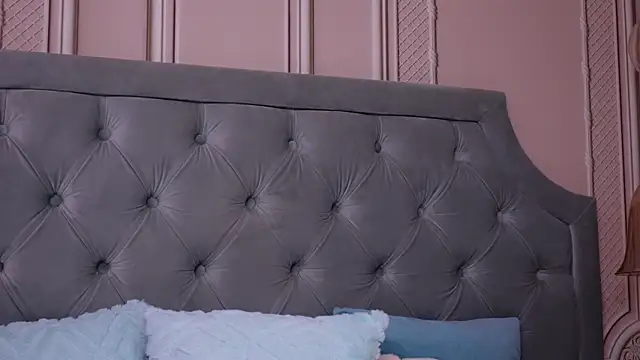 LucyAddison online show from 04/06/26, 05:19