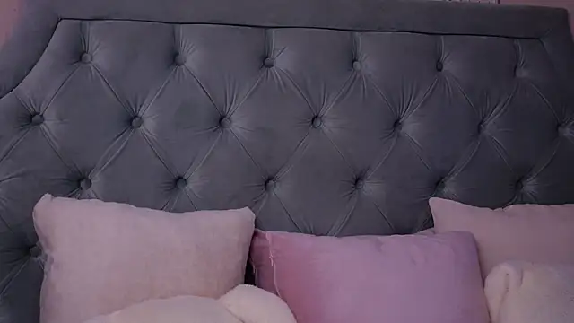 LucyAddison online show from 06/01/26, 10:15