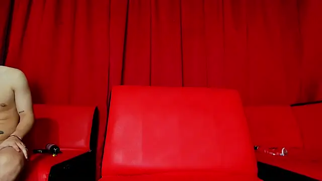 Snapshot of Extreme_Team8 chatting on 03/21/25, 04:51 Extreme Team8 online show from 03/21/25, 04:51