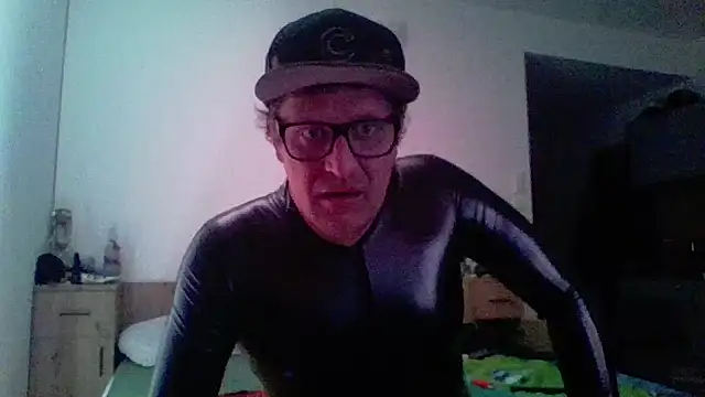 Bigthroaterboy online show from 04/06/26, 05:14