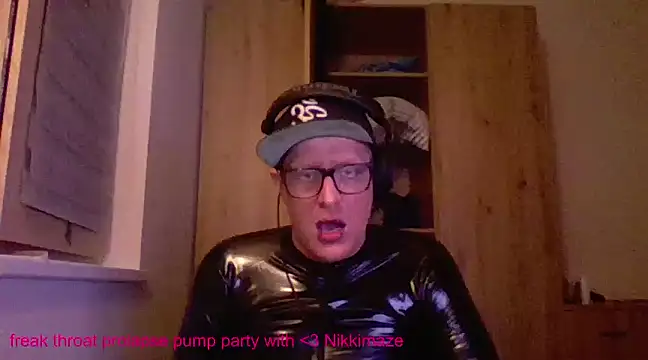 Snapshot of Bigthroaterboy chatting on 02/12/25, 02:14 Bigthroaterboy online show from 02/12/25, 02:14